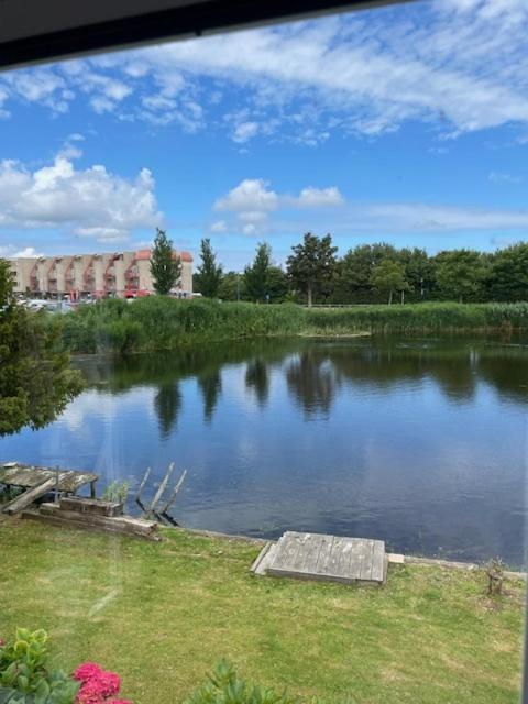 C99b Met Prive Gelegen Tuin Aan Het Water * Makkum