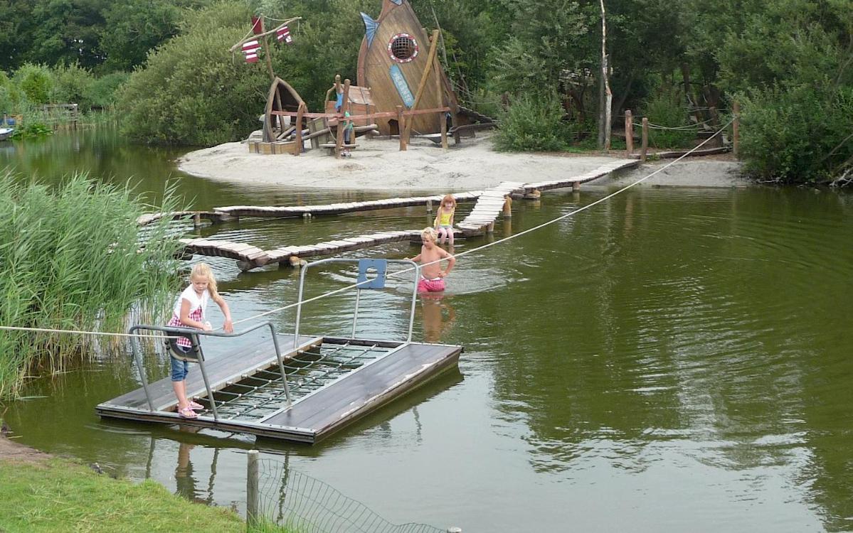 Parque de Campismo C99b Met Prive Gelegen Tuin Aan Het Water *