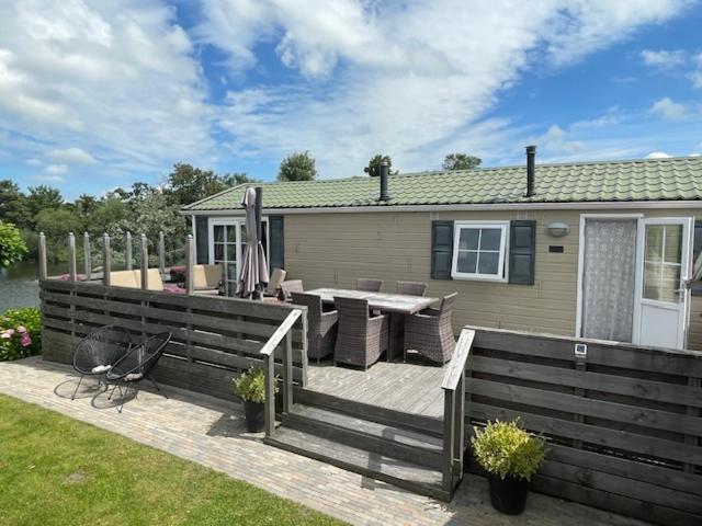 C99b Met Prive Gelegen Tuin Aan Het Water Parque de Campismo *