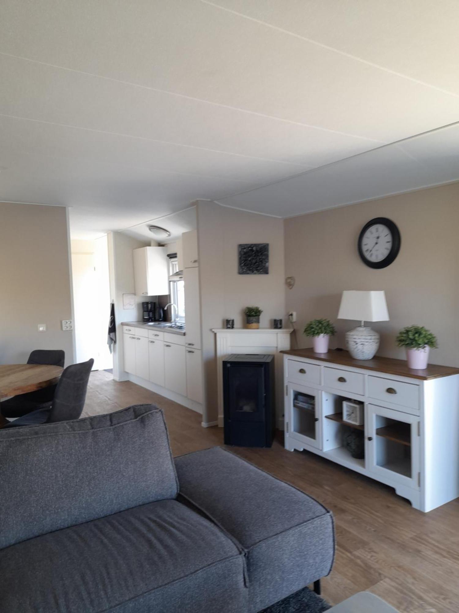 C99b Met Prive Gelegen Tuin Aan Het Water *