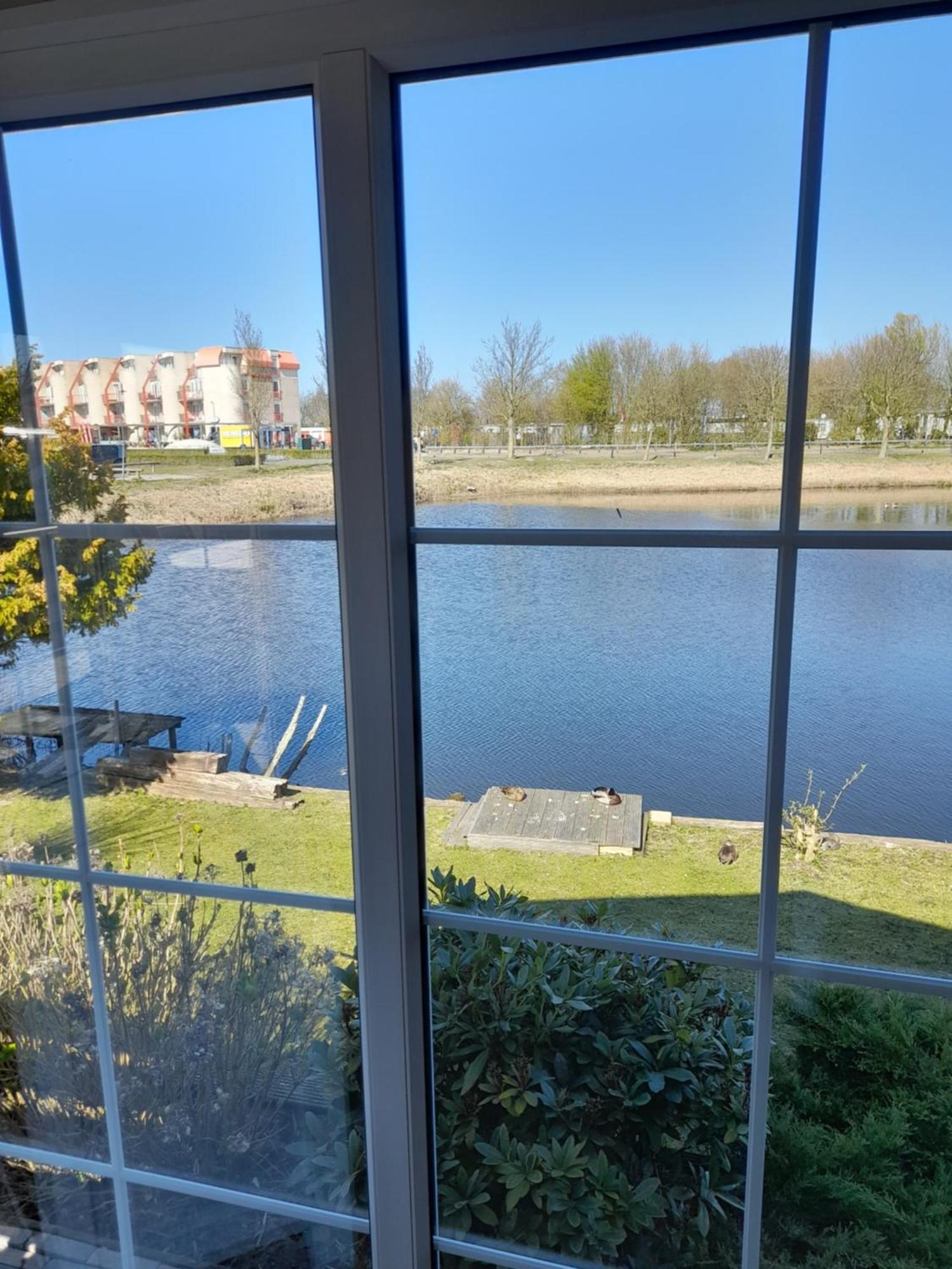 Parque de Campismo C99b Met Prive Gelegen Tuin Aan Het Water
