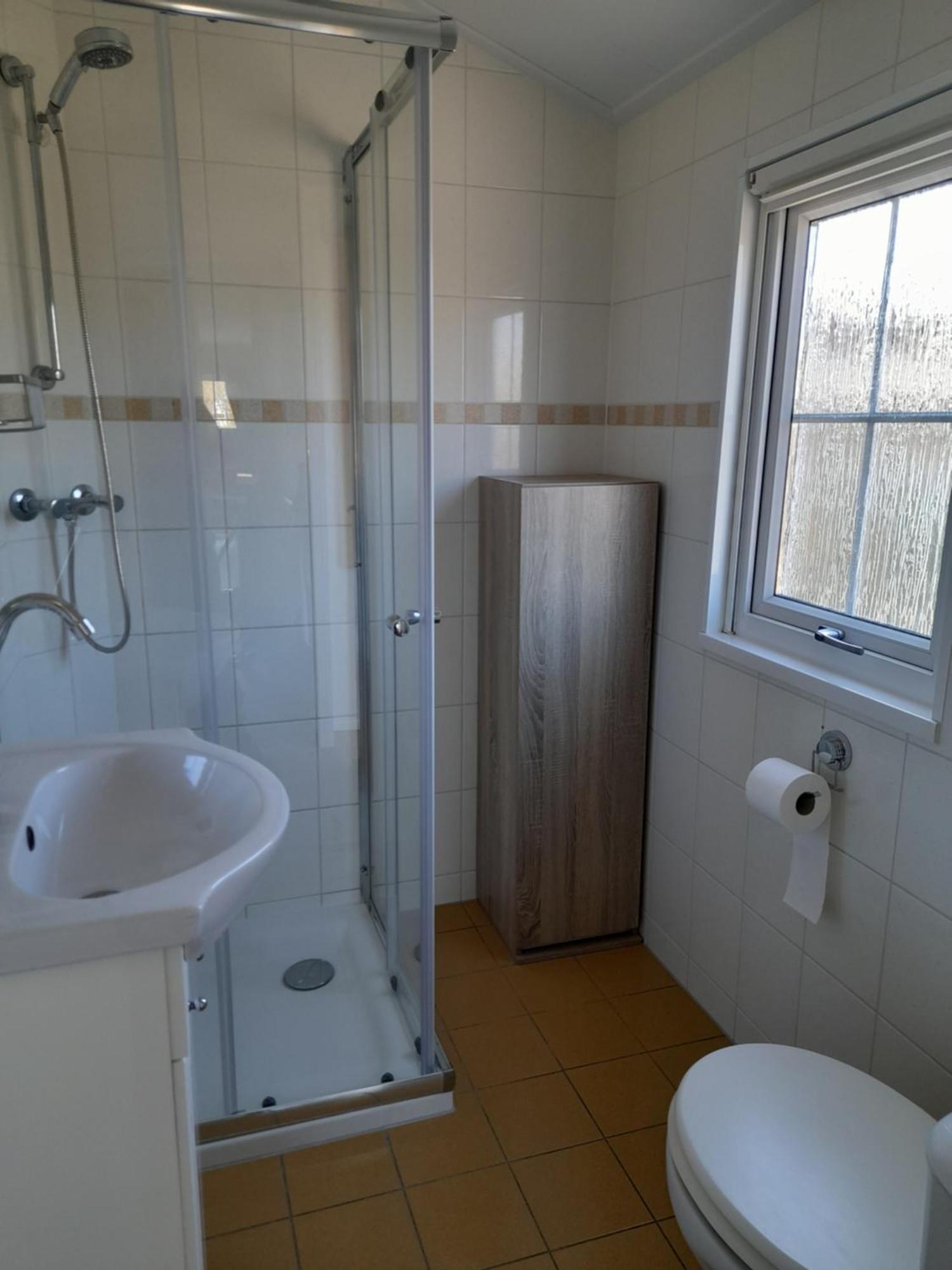 C99b Met Prive Gelegen Tuin Aan Het Water Parque de Campismo *