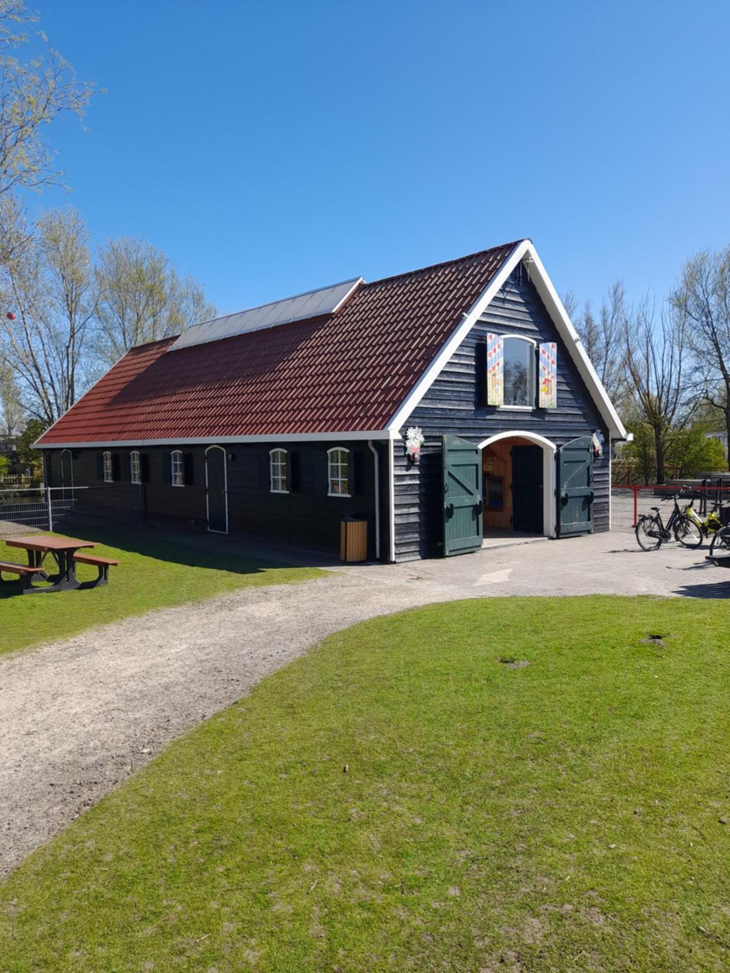 C99b Met Prive Gelegen Tuin Aan Het Water Parque de Campismo *