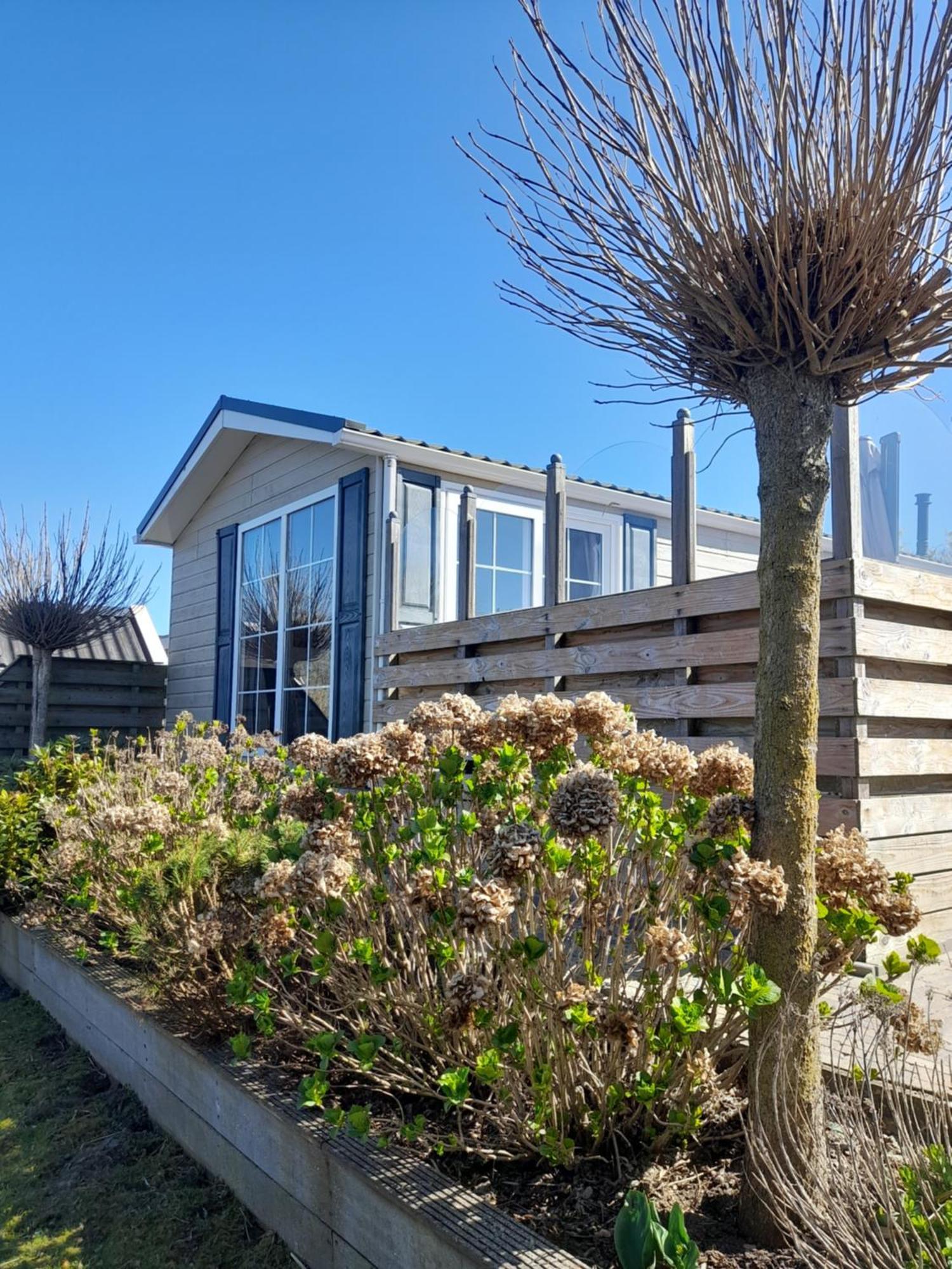 C99b Met Prive Gelegen Tuin Aan Het Water *